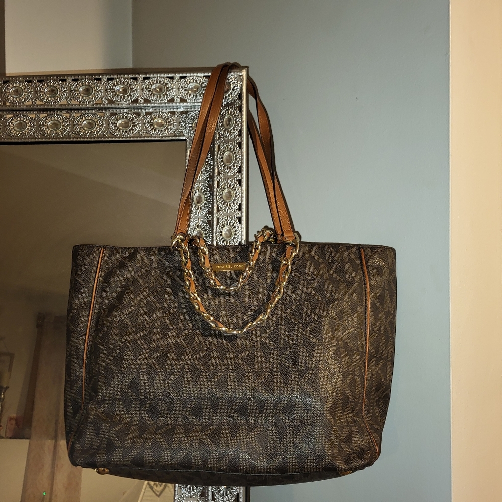 Michael Kors Monogram Satchelππ - Picture 1 of 12